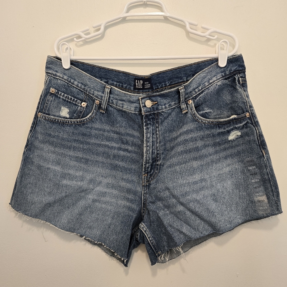 NWT GAP Distressed Cut-Off Jean Shorts